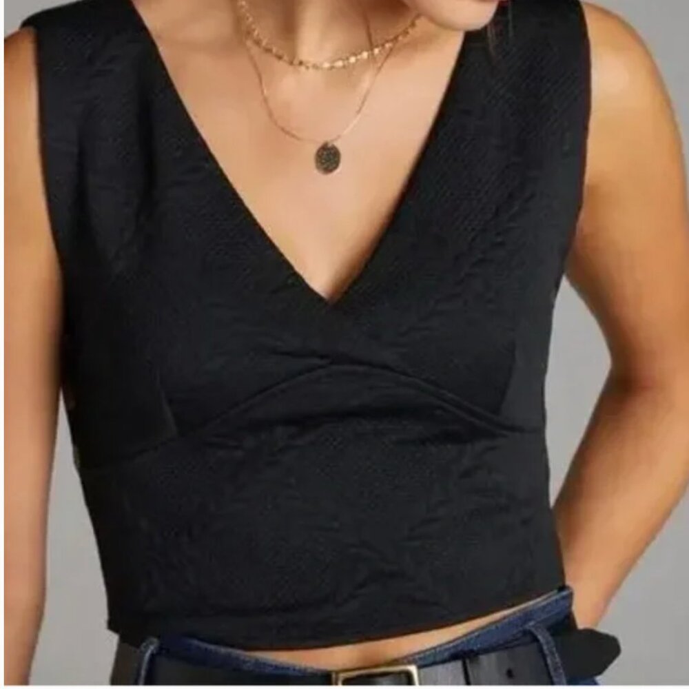 Maeve by Anthropologie Black cropped V neck quilted tank XSP